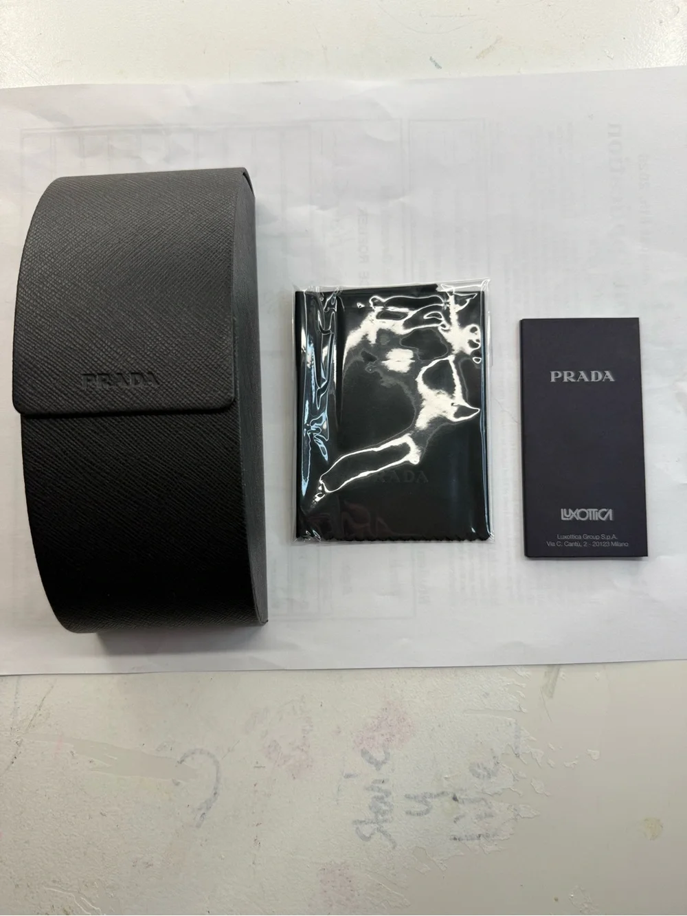 Prada classic round